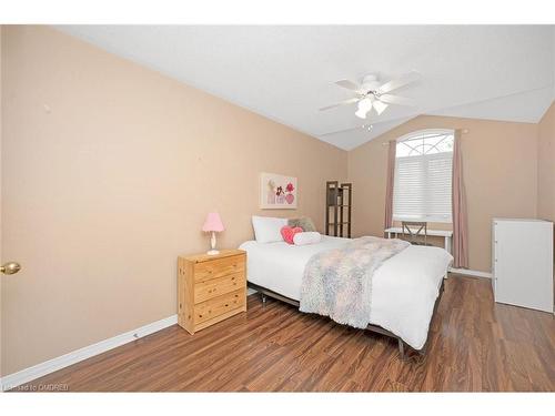 2189 Shorncliffe Boulevard, Oakville, ON - Indoor Photo Showing Bedroom