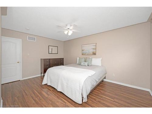 2189 Shorncliffe Boulevard, Oakville, ON - Indoor Photo Showing Bedroom