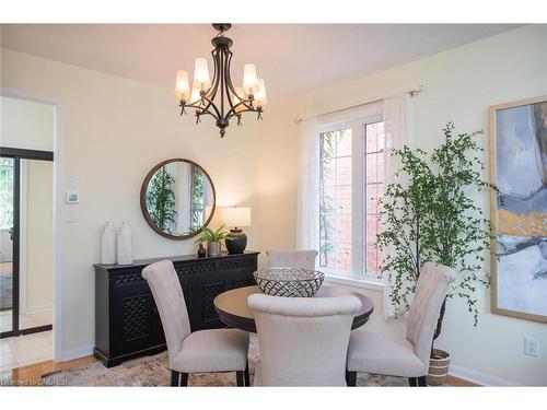 1339 Marshall Crescent, Milton, ON - Indoor Photo Showing Dining Room