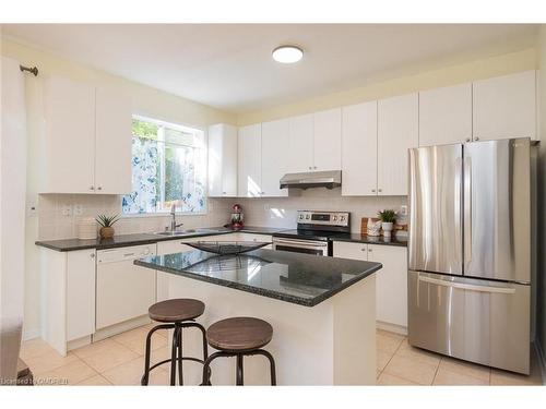 1339 Marshall Crescent, Milton, ON - Indoor Photo Showing Kitchen