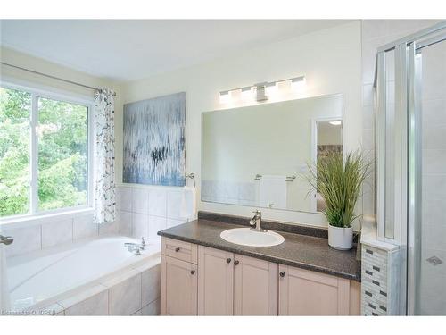 1339 Marshall Crescent, Milton, ON - Indoor Photo Showing Bathroom