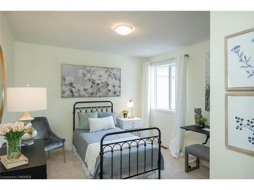 1339 Marshall Crescent, Milton, ON - Indoor Photo Showing Bedroom