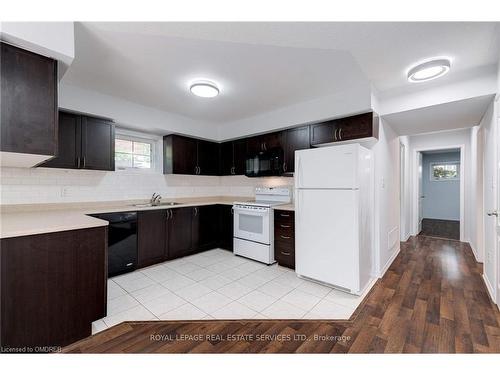 20-2460 Post Road, Oakville, ON - Indoor Photo Showing Kitchen With Double Sink