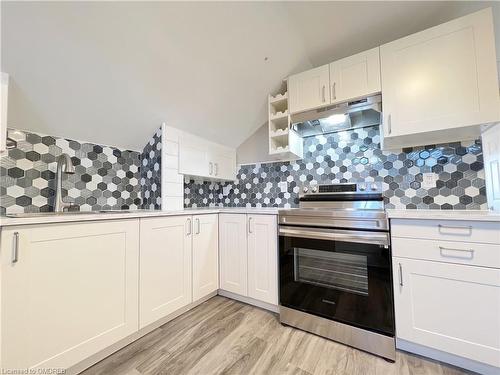 32 Garnet Street, St. Catharines, ON - Indoor Photo Showing Kitchen