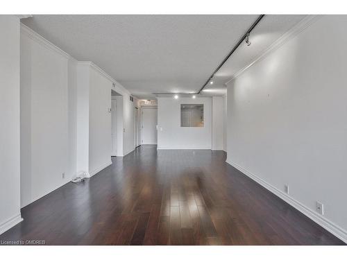 401-1177 Yonge Street, Toronto, ON - Indoor Photo Showing Other Room