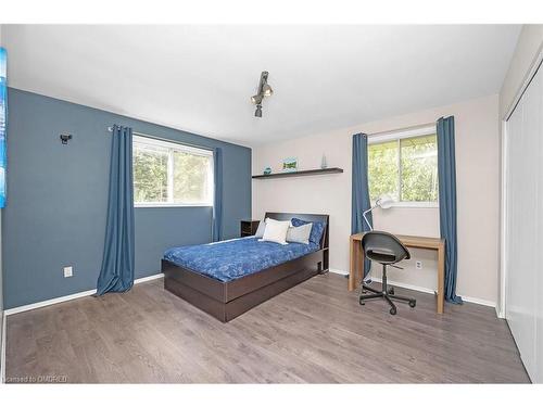 520 Concession 3 Road, Wilsonville, ON - Indoor Photo Showing Bedroom