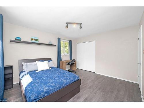 520 Concession 3 Road, Wilsonville, ON - Indoor Photo Showing Bedroom