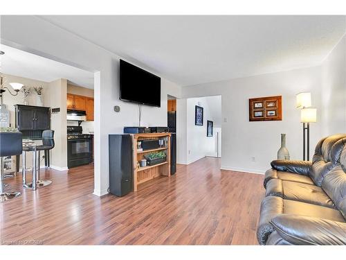 192 Morris Street, Carleton Place, ON - Indoor Photo Showing Living Room