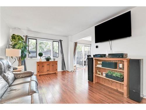 192 Morris Street, Carleton Place, ON - Indoor Photo Showing Living Room