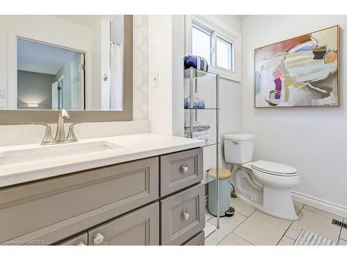 2489 Yarmouth Crescent, Oakville, ON - Indoor Photo Showing Bathroom