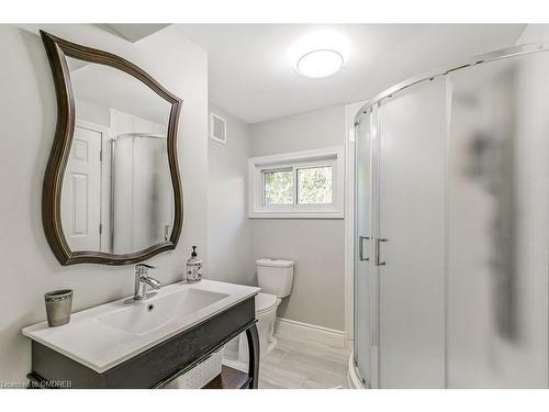 2489 Yarmouth Crescent, Oakville, ON - Indoor Photo Showing Bathroom