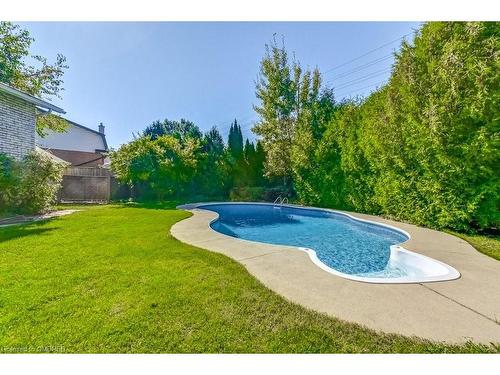 2489 Yarmouth Crescent, Oakville, ON - Outdoor With In Ground Pool With Backyard