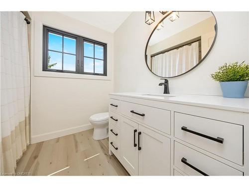 291 Randall Crescent, Milton, ON - Indoor Photo Showing Bathroom