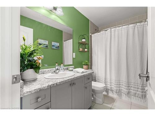 78 Leeson Street Street N, Grand Valley, ON - Indoor Photo Showing Bathroom