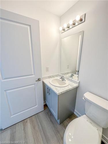 213-460 Dundas Street E, Hamilton, ON - Indoor Photo Showing Bathroom