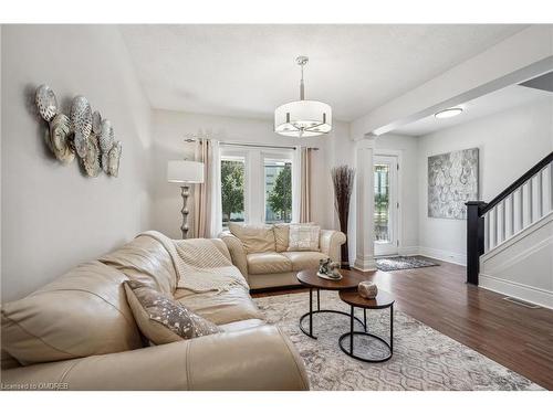 439 Hughson Street N, Hamilton, ON - Indoor Photo Showing Living Room