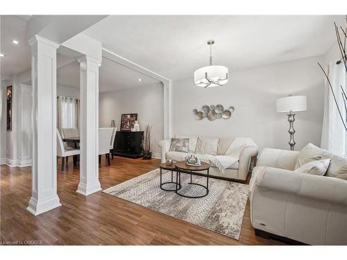 439 Hughson Street N, Hamilton, ON - Indoor Photo Showing Living Room