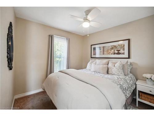 439 Hughson Street N, Hamilton, ON - Indoor Photo Showing Bedroom