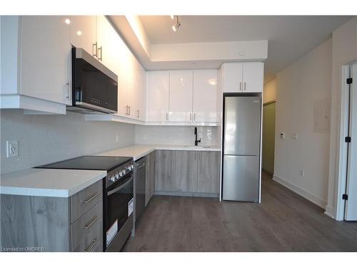 2343 Khalsa Gate, Oakville, ON - Indoor Photo Showing Kitchen With Stainless Steel Kitchen With Upgraded Kitchen