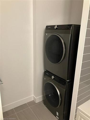 2343 Khalsa Gate, Oakville, ON - Indoor Photo Showing Laundry Room