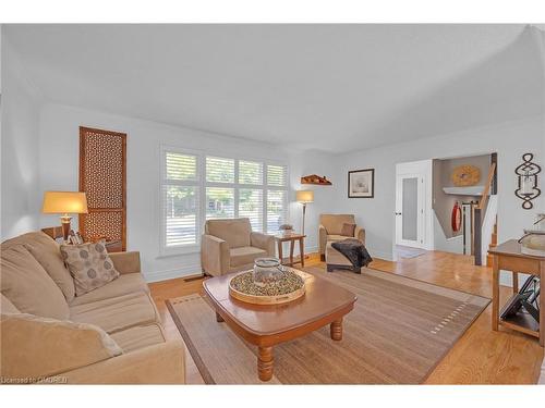 2482 Waterford Street, Oakville, ON - Indoor Photo Showing Living Room