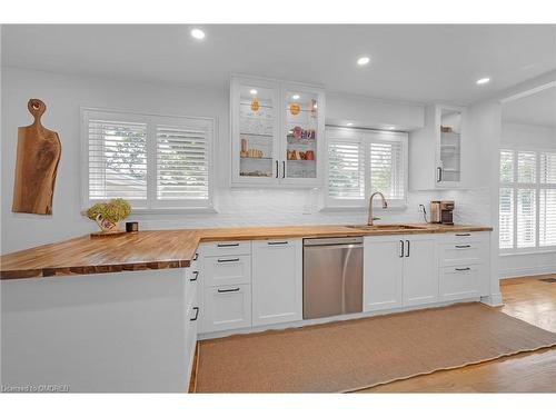 2482 Waterford Street, Oakville, ON - Indoor Photo Showing Kitchen