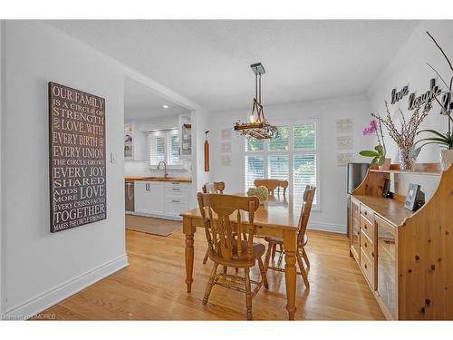 2482 Waterford Street, Oakville, ON - Indoor Photo Showing Dining Room