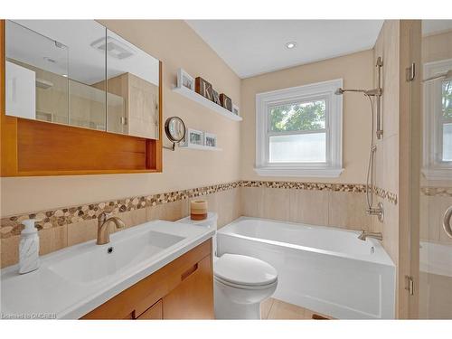 2482 Waterford Street, Oakville, ON - Indoor Photo Showing Bathroom