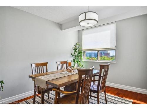 604-1110 Walden Circle, Mississauga, ON - Indoor Photo Showing Dining Room