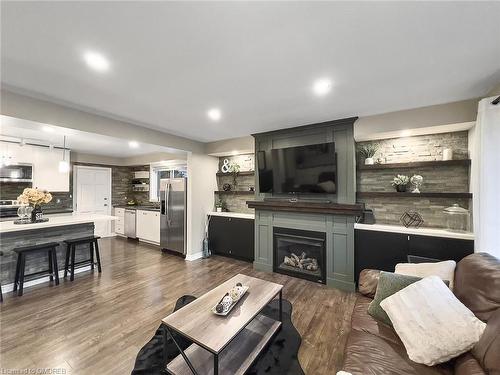 6 Eldorado Court, Hamilton, ON - Indoor Photo Showing Living Room With Fireplace