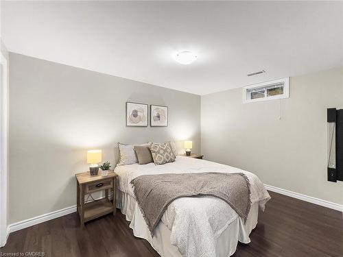 6 Eldorado Court, Hamilton, ON - Indoor Photo Showing Bedroom