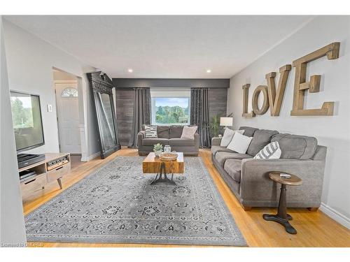 12634 22 Side Road, Halton Hills, ON - Indoor Photo Showing Living Room