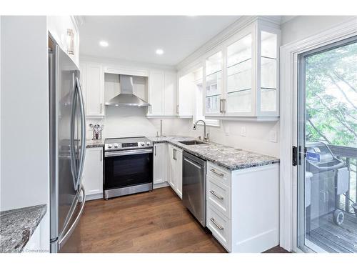 26-2300 Brays Lane, Oakville, ON - Indoor Photo Showing Kitchen With Upgraded Kitchen