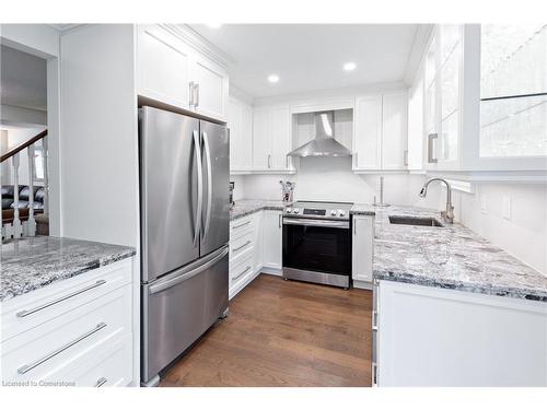 26-2300 Brays Lane, Oakville, ON - Indoor Photo Showing Kitchen With Upgraded Kitchen