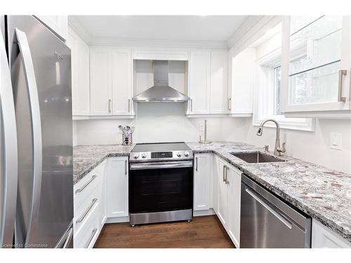 26-2300 Brays Lane, Oakville, ON - Indoor Photo Showing Kitchen With Upgraded Kitchen