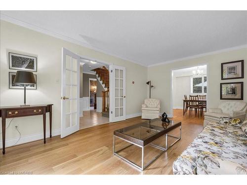 1297 Griffith Place, Oakville, ON - Indoor Photo Showing Living Room