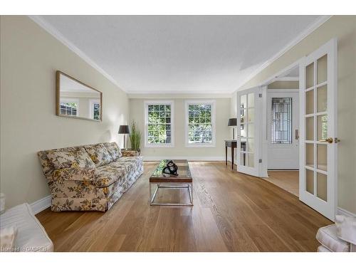 1297 Griffith Place, Oakville, ON - Indoor Photo Showing Living Room