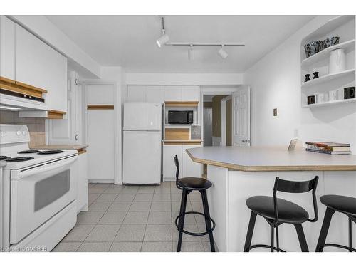 1297 Griffith Place, Oakville, ON - Indoor Photo Showing Kitchen