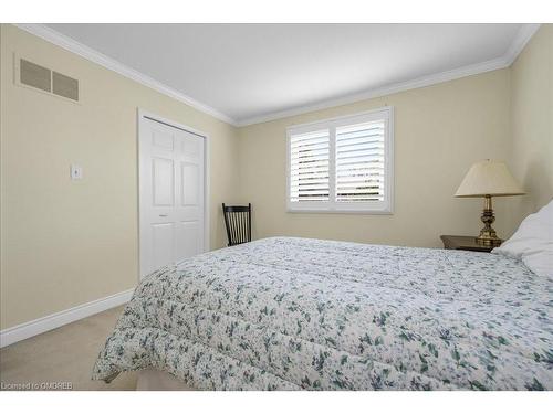 1297 Griffith Place, Oakville, ON - Indoor Photo Showing Bedroom