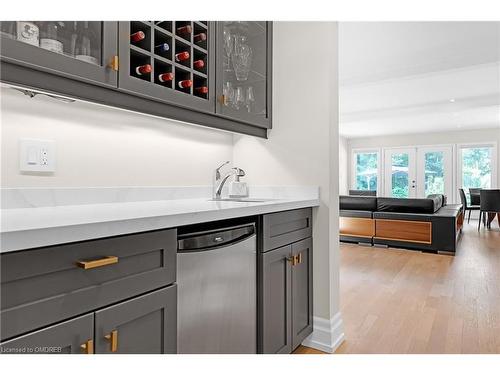 1247 Cumnock Crescent, Oakville, ON - Indoor Photo Showing Kitchen