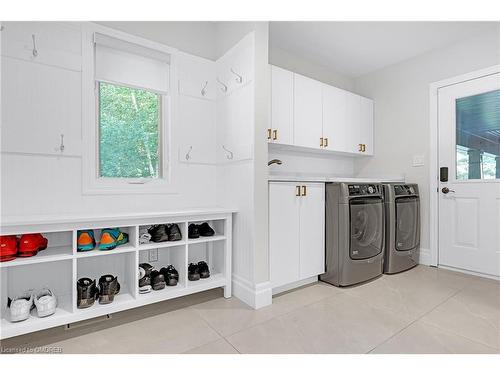 1247 Cumnock Crescent, Oakville, ON - Indoor Photo Showing Laundry Room