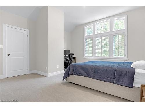 1247 Cumnock Crescent, Oakville, ON - Indoor Photo Showing Bedroom