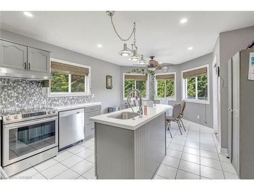 19 Mcconachie Crescent, Caledon, ON - Indoor Photo Showing Kitchen