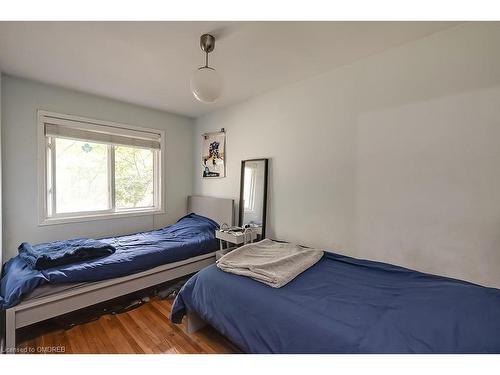 548 Swann Drive, Oakville, ON - Indoor Photo Showing Bedroom