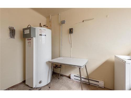 559A Birchmount Drive, Scarborough, ON - Indoor Photo Showing Laundry Room