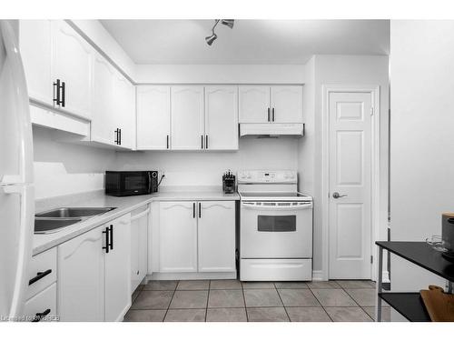 16-391 Stone Church Road E, Hamilton, ON - Indoor Photo Showing Kitchen With Double Sink