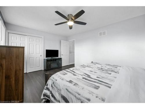 16-391 Stone Church Road E, Hamilton, ON - Indoor Photo Showing Bedroom