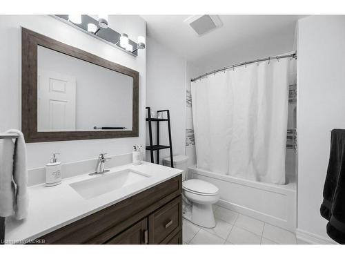 16-391 Stone Church Road E, Hamilton, ON - Indoor Photo Showing Bathroom