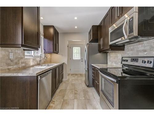 85 Bonham Boulevard, Mississauga, ON - Indoor Photo Showing Kitchen With Stainless Steel Kitchen With Upgraded Kitchen