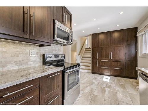 85 Bonham Boulevard, Mississauga, ON - Indoor Photo Showing Kitchen